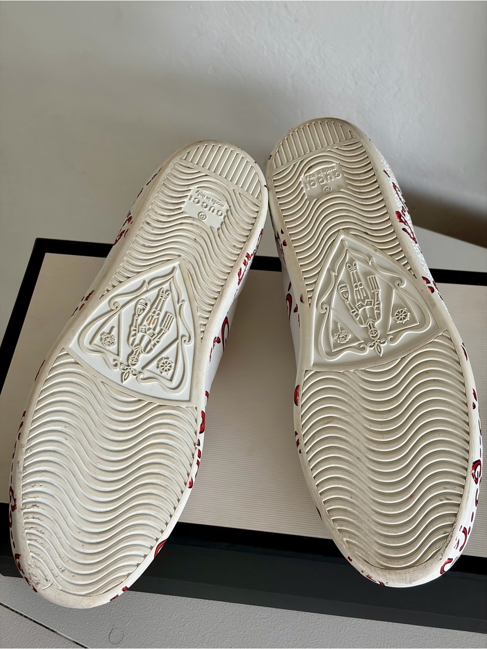 Gucci White Leather Sneakers with Red GG Motif and Green Heel Tab - Picture 8 of 11